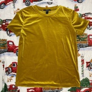 Forever 21 Gold Short Sleeve T-Shirt {Size‎ Small}